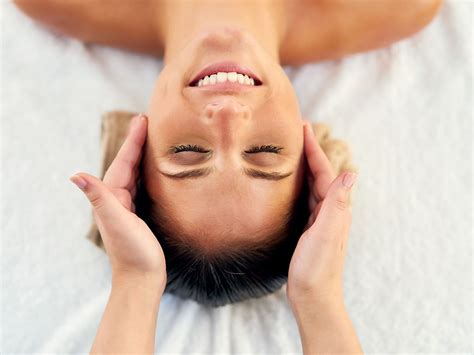 Sinnliche Ganzkörpermassage Erotik Massage Differdingen